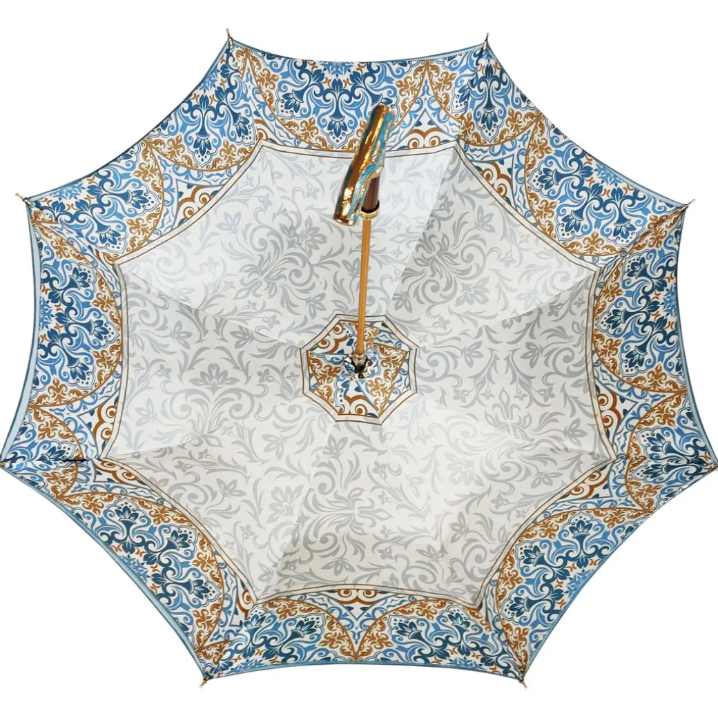 Ombrello azzurro fine ed elegante