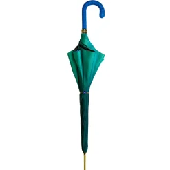 Peacock Elegance – Exotic Feathers, Ostrich Leather Luxury
